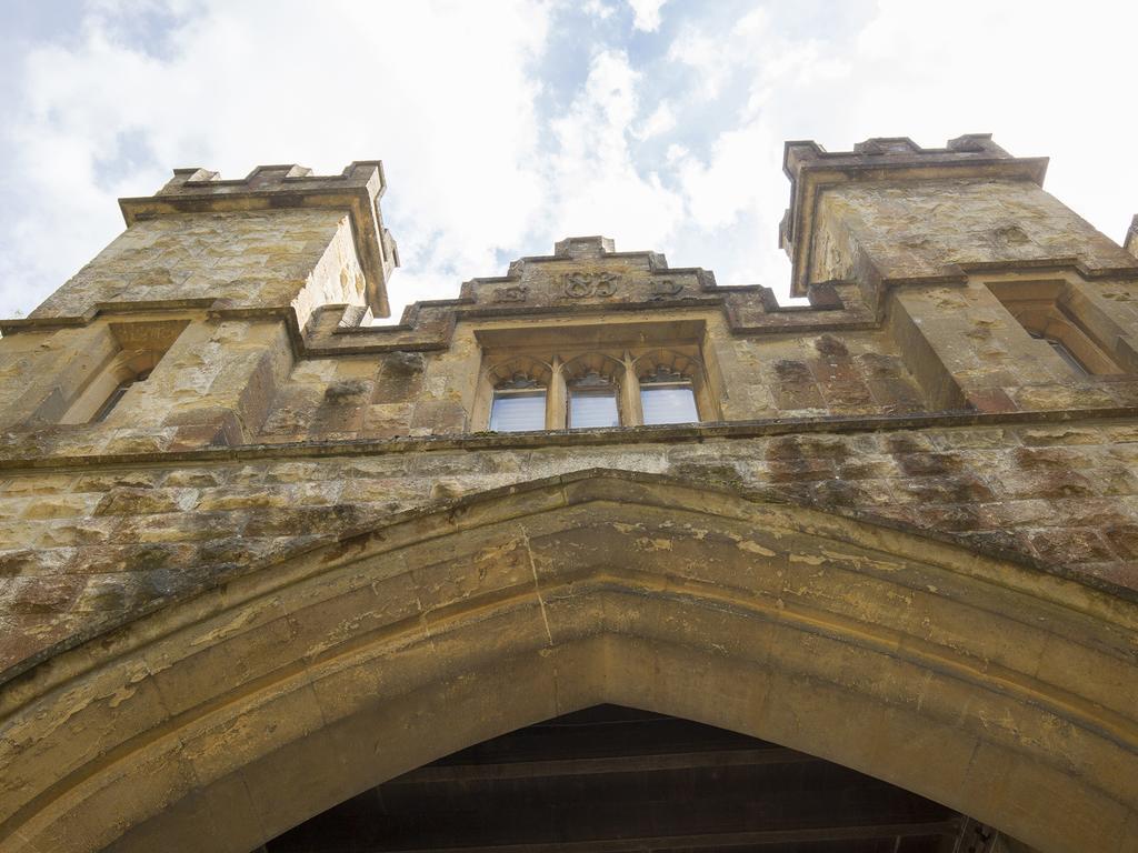 Villa Castle Gatehouse Winchcombe Exterior foto